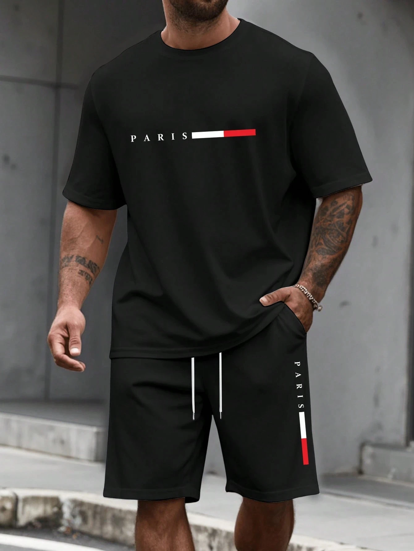 Camiseta y shorts de cuello redondo, cómodos y transpirables, con estampado de letras y estampado urbano para hombre. - Imagen 13